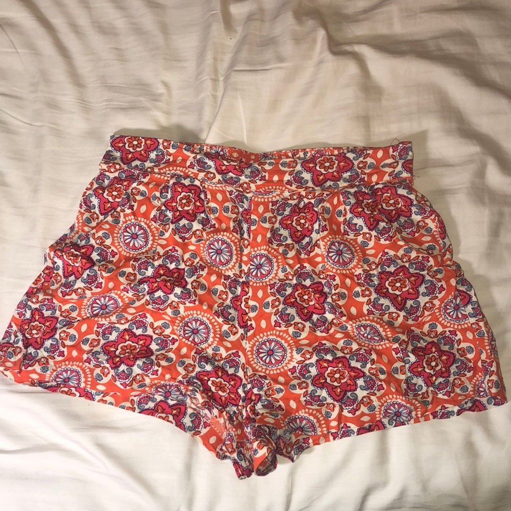 floral shorts